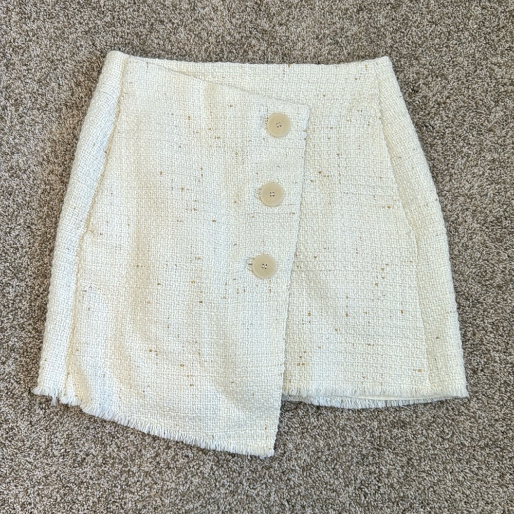 Like new, Mango tweed skirt, size 4